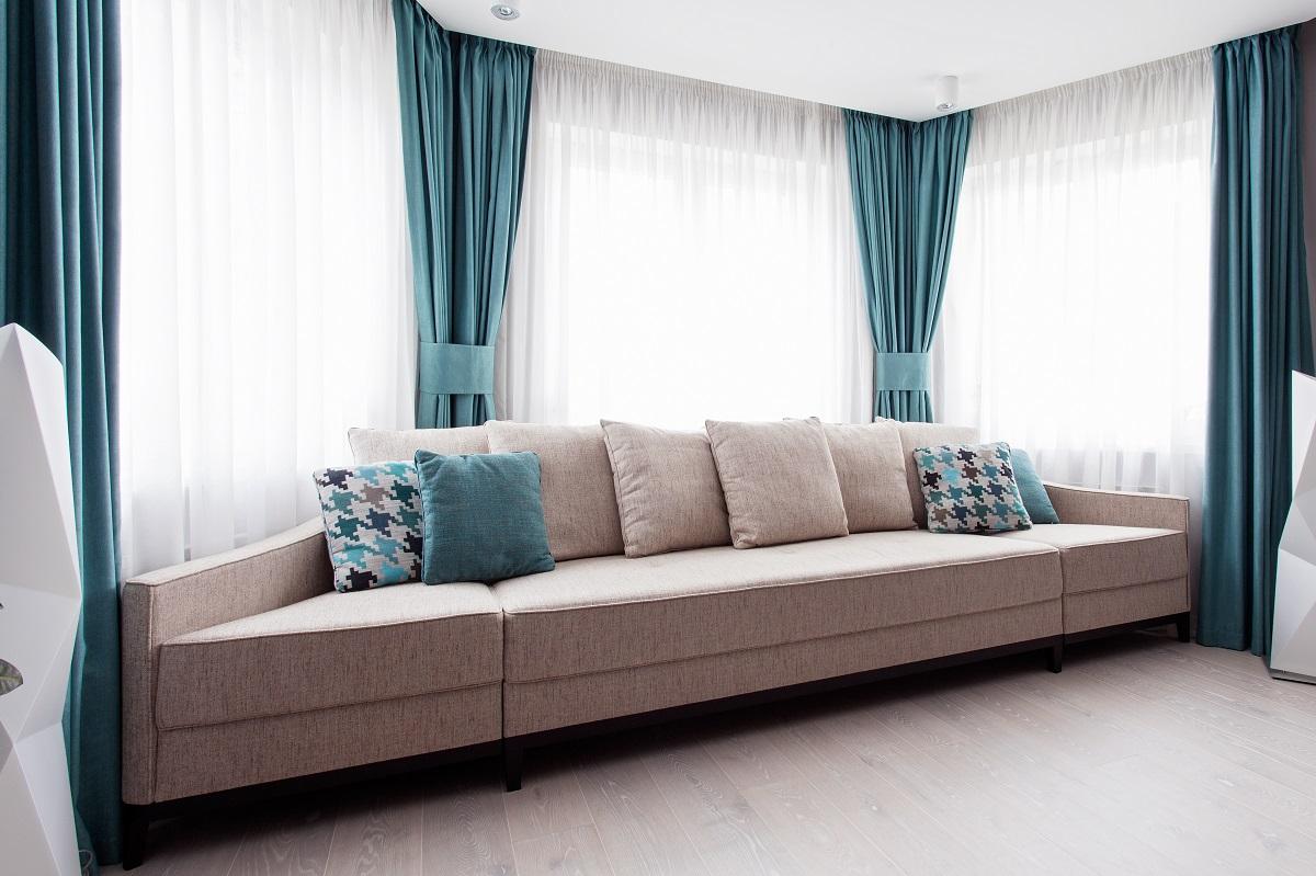 3 conseils utiles pour faire correspondre les rideaux à la couleur de votre intérieur