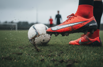 profitez de notre offre exceptionnelle de noël : les crampons nike mercurial iconiques à moitié prix, à partir de seulement 35€. ne manquez pas cette occasion unique pour performer sur le terrain !