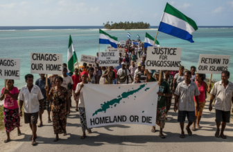 le royaume-uni maintient sa position sur l'accord des îles chagos face aux critiques de donald trump, qui a qualifié la rétrocession d'« acte de grande stupidité ».