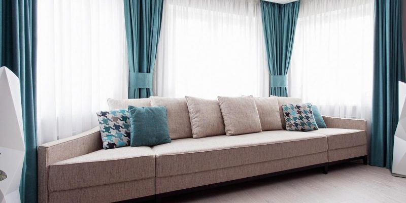 3 conseils utiles pour faire correspondre les rideaux à la couleur de votre intérieur