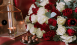 Bouquet de 40 roses rouges avec branches de sapin et eucalyptus