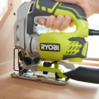 SCIE SAUTEUSE RYOBI 680W 105MM BOIS