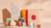 Dès 40€ d’achat, cette jolie trousse et nos 4 bestsellers au format mini sont à 10€ !